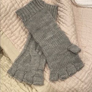 Gap Fingerless Gloves